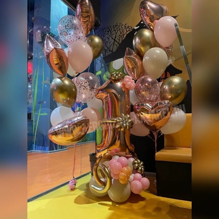 Набор воздушных шаров на годик для девочки "розовое золото"