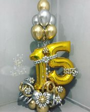 Каскадная фигура из воздушных шаров на праздник.
